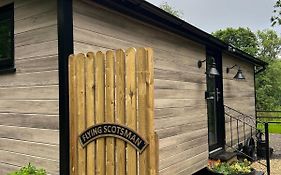 Flying Scotsman Unique Carriage Pet Friendly! Lazy Spa Can Be Available Upon Request With Additional Cost Of 40